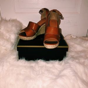 Beautiful Tan Wedges